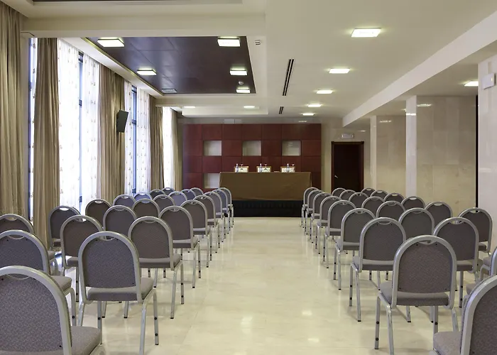 Mejores Hoteles Cerca del Hospital Infanta Cristina