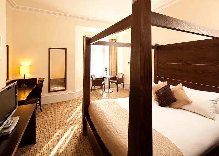 Top Hotels Near Bradford for Memorable Stays