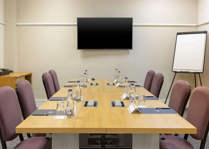 Top Hotels Near Nottingham University